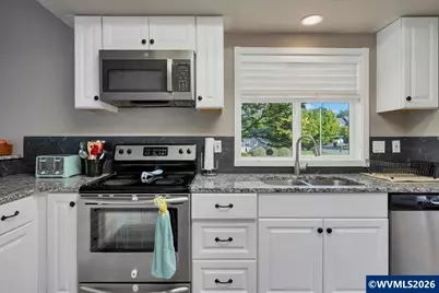 2105 Deerwind Av NW, Salem, OR 97304 - Photo 16