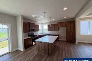 711 NW George Ct, Sublimity, OR 97385 - Photo 10