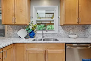 3760 Hillview Dr SE, Salem, OR 97302 - Photo 12