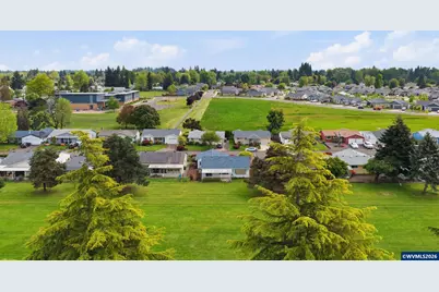 401 S Cascade Dr, Woodburn, OR 97071 - Photo 34