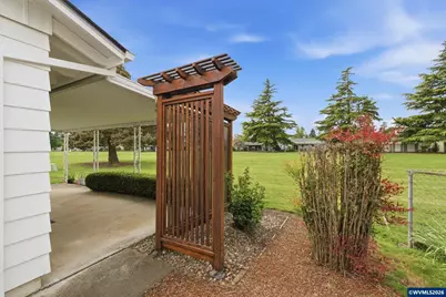 401 S Cascade Dr, Woodburn, OR 97071 - Photo 28