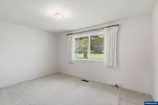 401 S Cascade Dr, Woodburn, OR 97071 - Photo 22