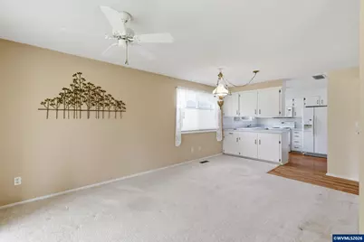 401 S Cascade Dr, Woodburn, OR 97071 - Photo 6