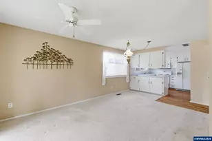 401 S Cascade Dr, Woodburn, OR 97071 - Photo 6