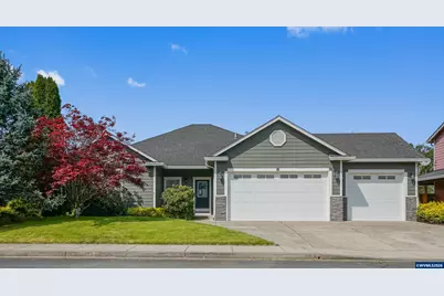 1232 SW 3rd Av, Mill City, OR 97360 - Photo 2