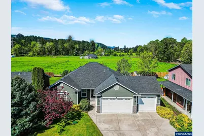 1232 SW 3rd Av, Mill City, OR 97360 - Photo 1