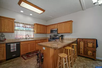 1232 SW 3rd Av, Mill City, OR 97360 - Photo 14