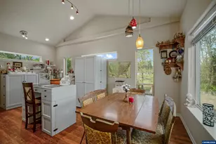 1231 SW 3rd Ave, Mill City, OR 97360 - Photo 6