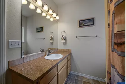 1232 SW 3rd Av, Mill City, OR 97360 - Photo 36