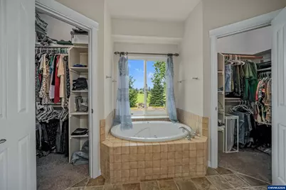 1232 SW 3rd Av, Mill City, OR 97360 - Photo 28