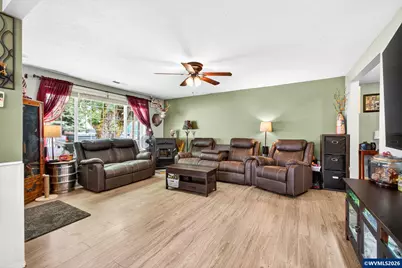924 7th Av, Sweet Home, OR 97386 - Photo 10