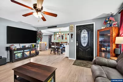 924 7th Av, Sweet Home, OR 97386 - Photo 8