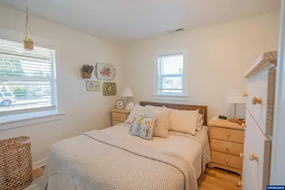 667 W Rose St, Lebanon, OR 97355 - Photo 6