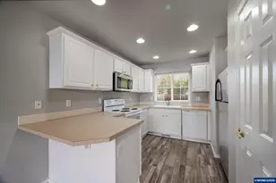 332 Crystal Springs Ln N, Keizer, OR 97303 - Photo 14
