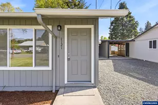 1121 Spruce St, Sweet Home, OR 97386 - Photo 4
