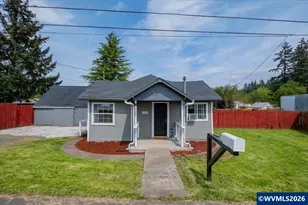 2320 Cedar St, Sweet Home, OR 97386 - Photo 2