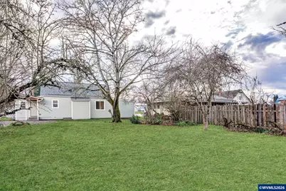 705 Tangent St, Lebanon, OR 97355 - Photo 2