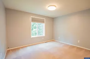 1213 NE Conroy Pl, Corvallis, OR 97330 - Photo 20