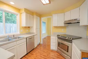 1213 NE Conroy Pl, Corvallis, OR 97330 - Photo 6