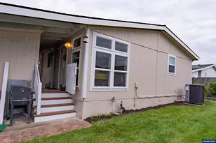 1000 S McKern Ct, Newberg, OR 97132 - Photo 28