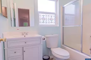 1000 S McKern Ct, Newberg, OR 97132 - Photo 24