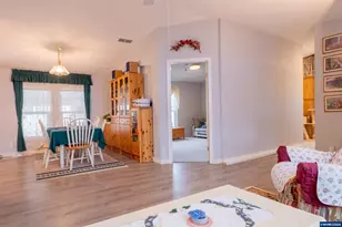 1000 S McKern Ct, Newberg, OR 97132 - Photo 2