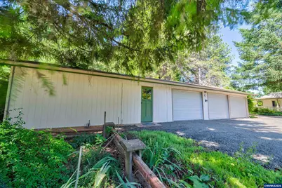1628 SW Clay St, Dallas, OR 97338 - Photo 10