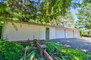 1628 SW Clay St, Dallas, OR 97338 - Photo 10
