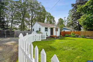 4586 Reimann St NE, Salem, OR 97305 - Photo 24