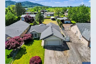 2662 S 12th St, Lebanon, OR 97355 - Photo 2