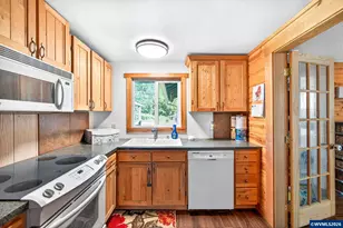 2150 Pioneer Rd, Dallas, OR 97338 - Photo 6
