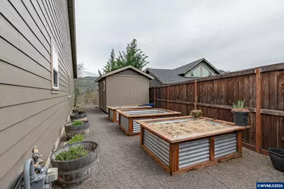 217 White Oak Wy, Shady Cove, OR 97539 - Photo 30