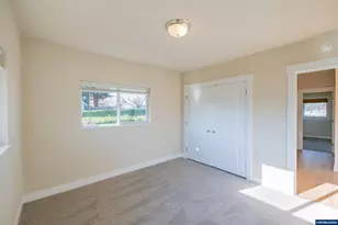 3392 Sunnyview Rd NE, Salem, OR 97301 - Photo 12