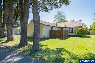 1044 23rd Av, Sweet Home, OR 97386 - Photo 2