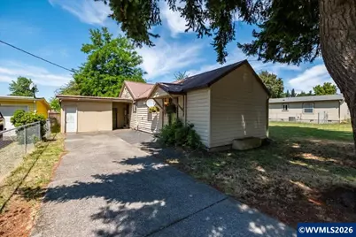 1044 23rd Av, Sweet Home, OR 97386 - Photo 1