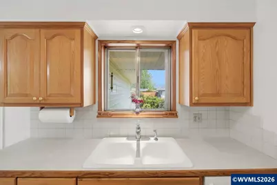 2260 SE 22nd Pl, Albany, OR 97322 - Photo 10
