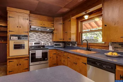 24680 N Santiam Hwy SE, Lyons, OR 97358 - Photo 20