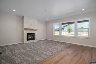 739 Emily Grace Ln SE, Salem, OR 97306 - Photo 12