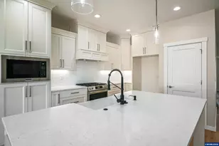 739 Emily Grace Ln SE, Salem, OR 97306 - Photo 20