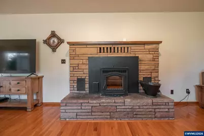 38225 Mount Hope Dr, Lebanon, OR 97355 - Photo 16