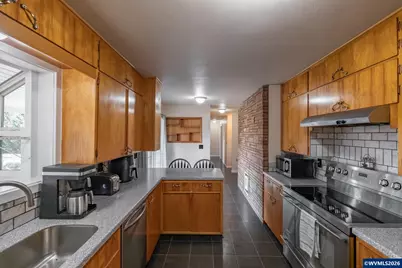 38225 Mount Hope Dr, Lebanon, OR 97355 - Photo 10