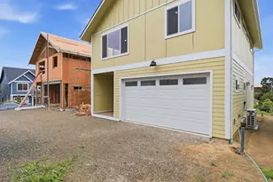 430 NW 5th St, Newport, OR 97365 - Photo 2