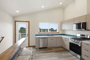 430 NW 5th St, Newport, OR 97365 - Photo 8