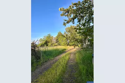 35641 Riverside Dr SW, Albany, OR 97331 - Photo 2