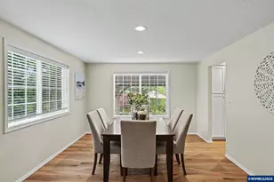 3052 Mt Kuebler Dr S, Salem, OR 97302 - Photo 10
