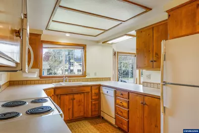 732 E 22nd Av, Eugene, OR 97405 - Photo 12