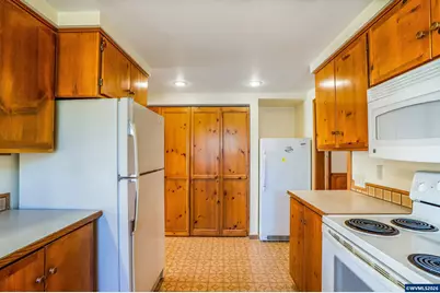 732 E 22nd Av, Eugene, OR 97405 - Photo 14