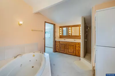732 E 22nd Av, Eugene, OR 97405 - Photo 32