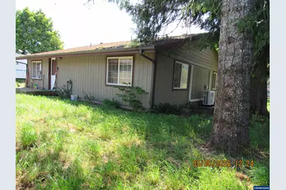 365 SE Myrtle St, Mill City, OR 97360 - Photo 32