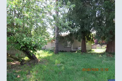 365 SE Myrtle St, Mill City, OR 97360 - Photo 16
